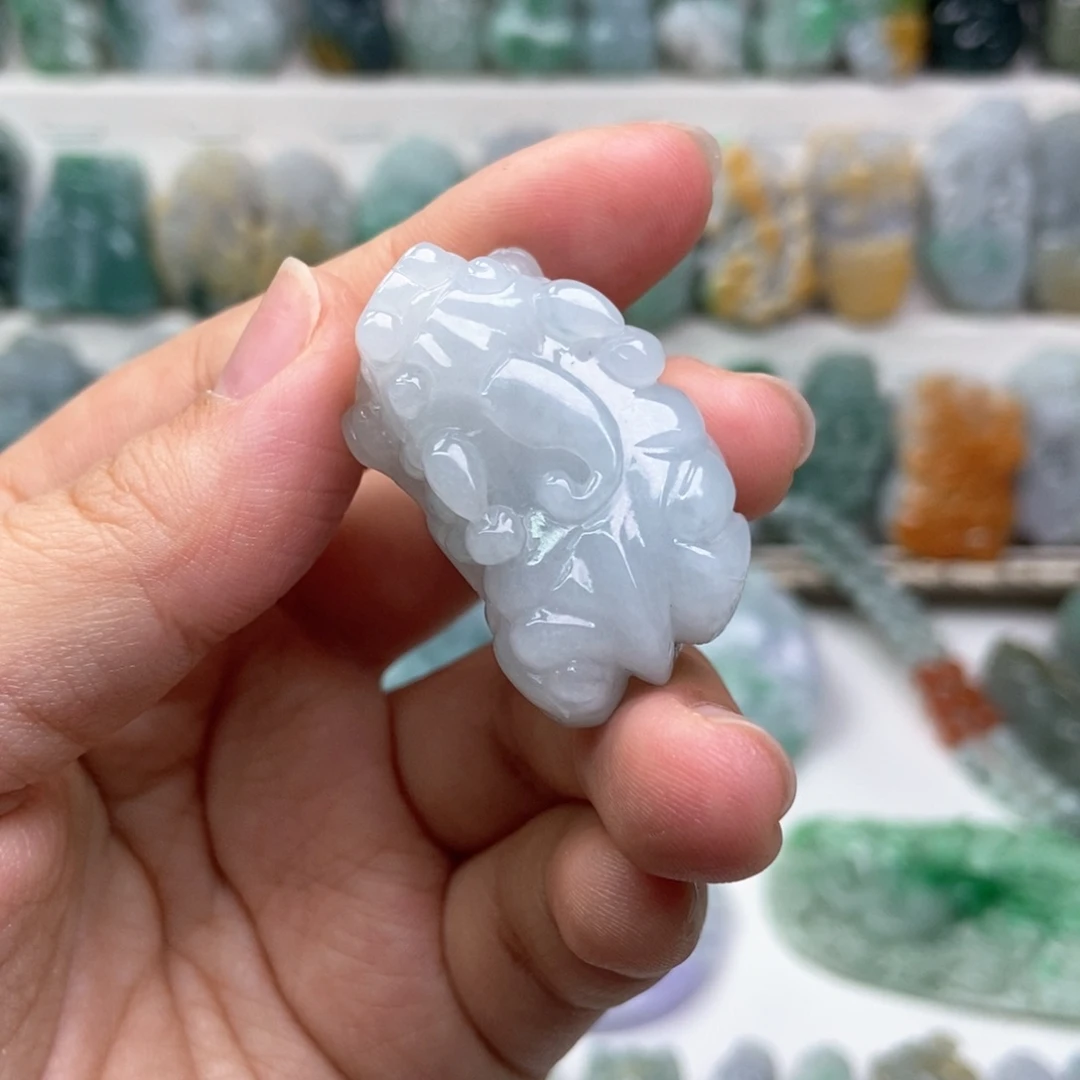 翡翠未镶嵌吊坠(赠链)口含珠