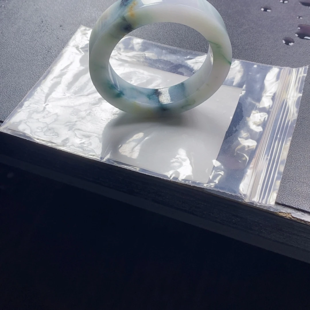 定制翡翠未镶嵌翡翠手镯