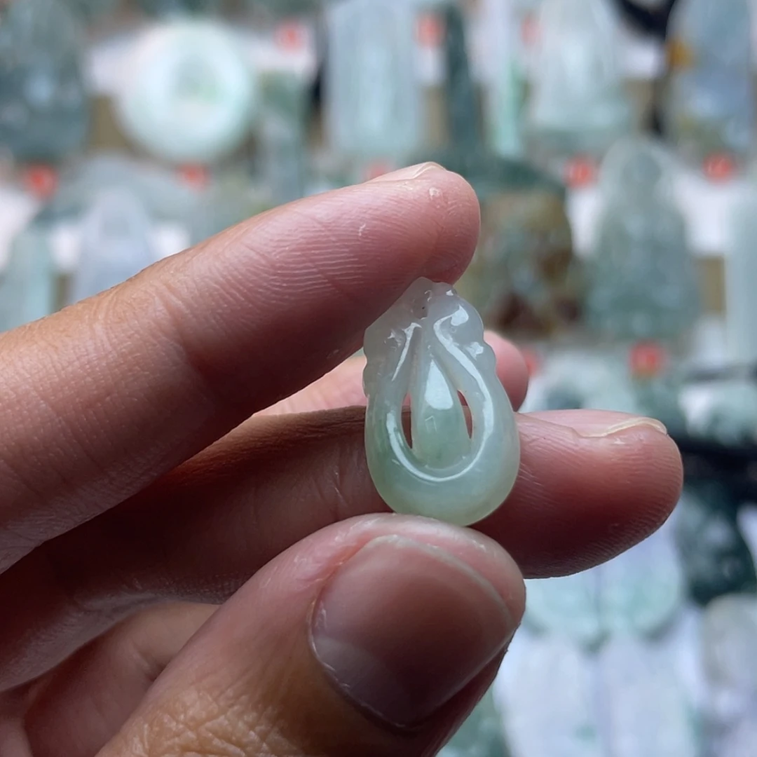 【闪购商品】颈饰未镶嵌翡翠福贝