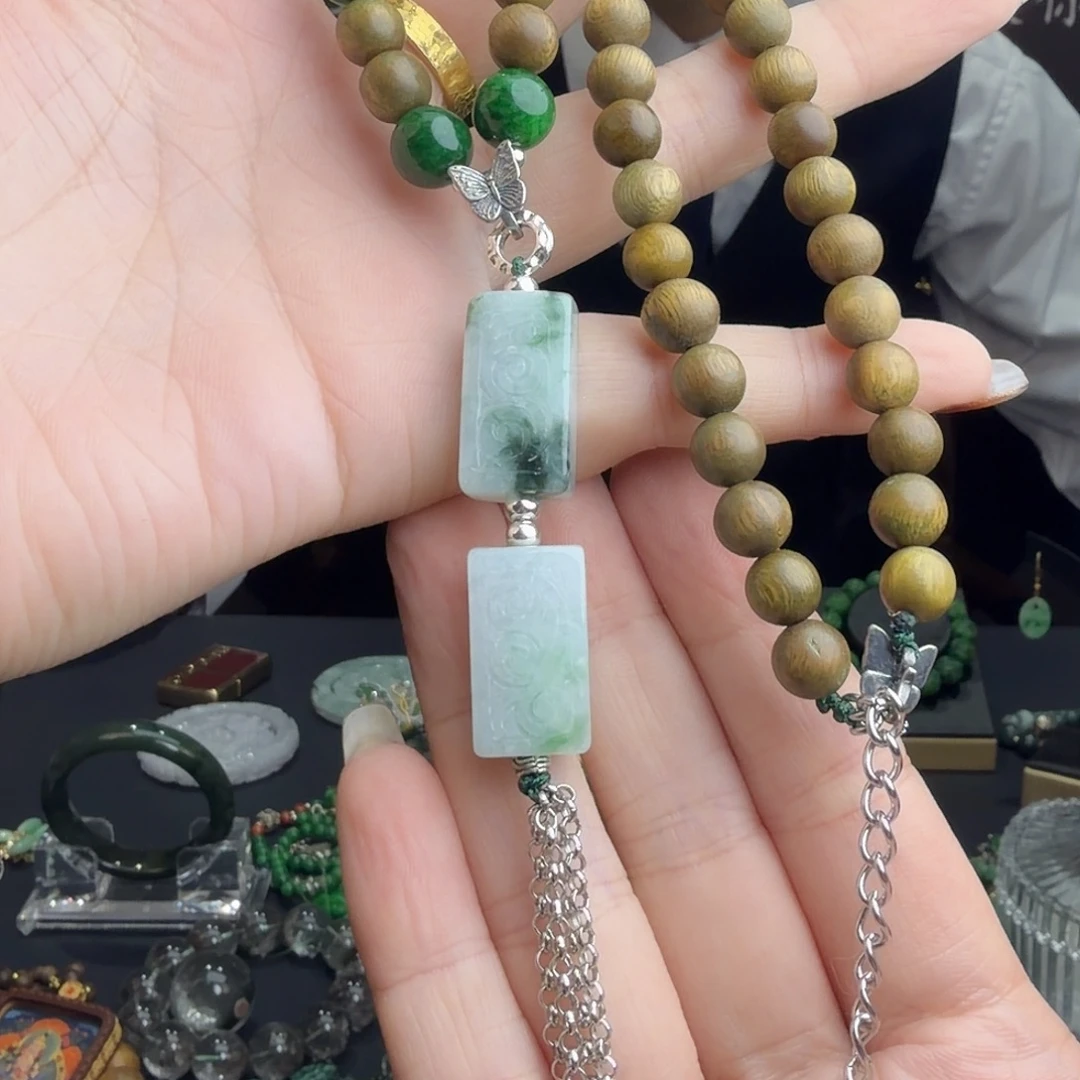 翡翠未镶嵌颈饰99