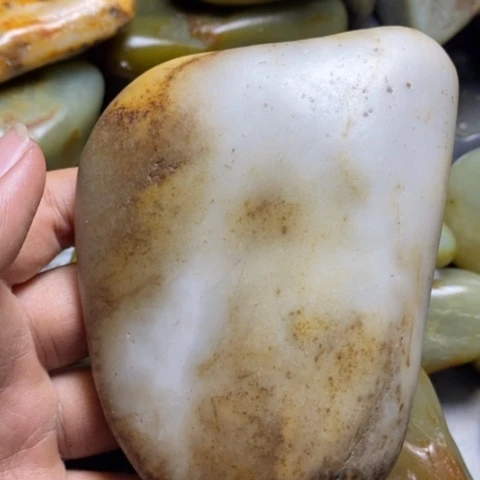 未镶嵌和田玉（糖玉）挂件