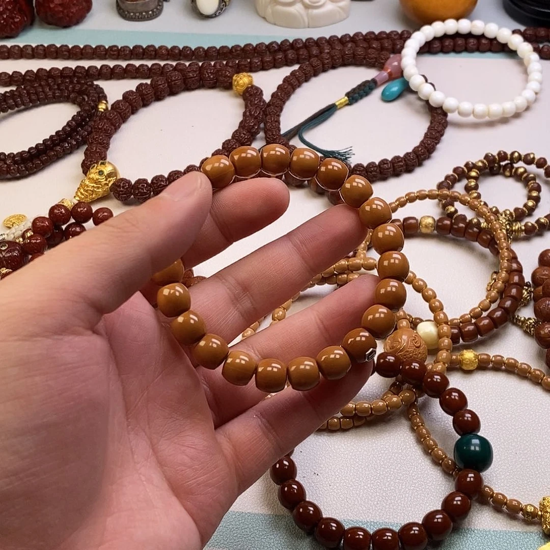 猴头核桃吊坠。。。。。。。。。。。。。。