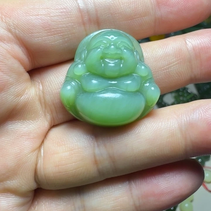 颈饰未镶嵌和田玉（碧玉）