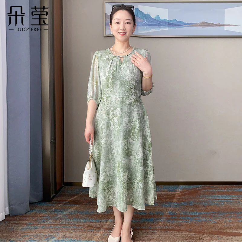 新品推荐气质妈妈装碎花连衣裙2025夏季新款中年女中老年显瘦长裙
