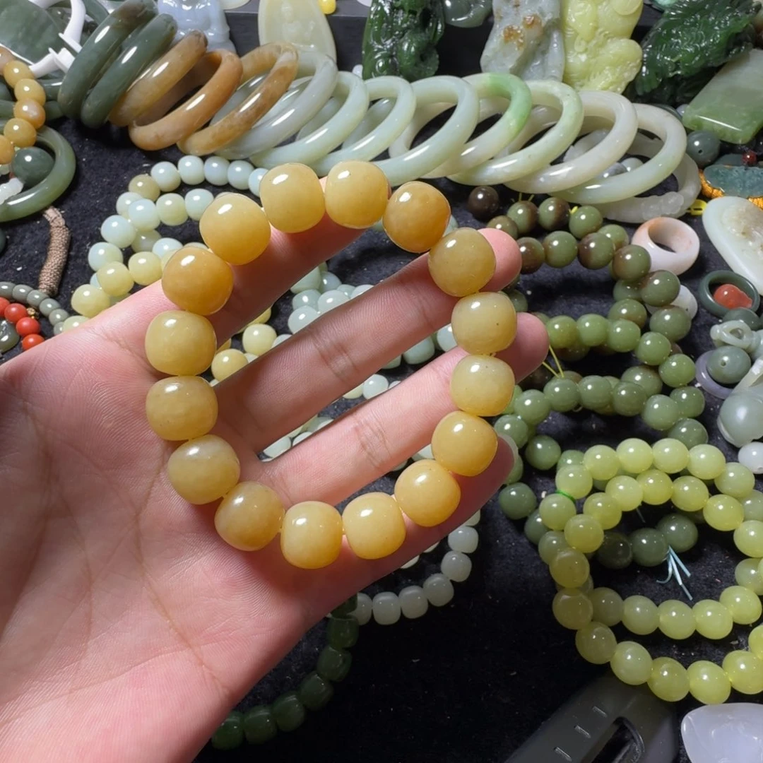 和田玉未镶嵌手串