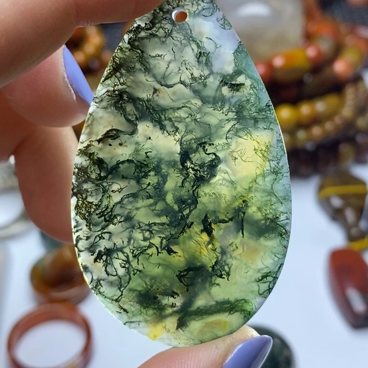 玛瑙/玉髓颈饰未镶嵌