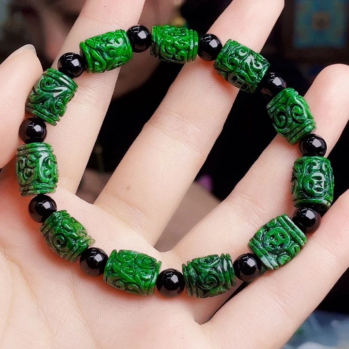 翡翠未镶嵌颈饰多样性