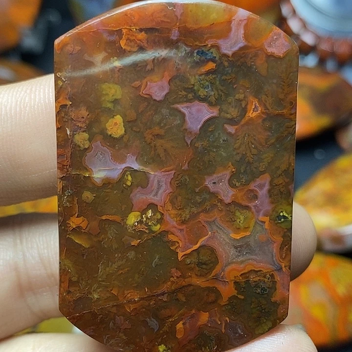 M***N玛瑙/玉髓未镶嵌战国红