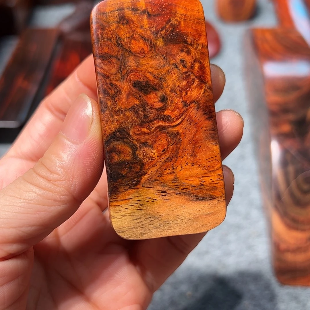 爱***后交趾黄檀（大红酸枝）