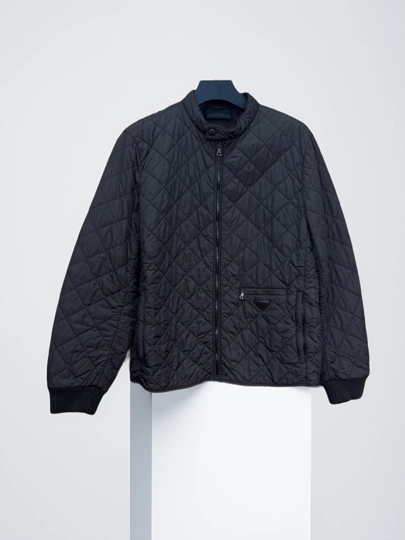 99新 Prada/普拉达 三角标绗缝轻盈夹克/56/99新/工价26800