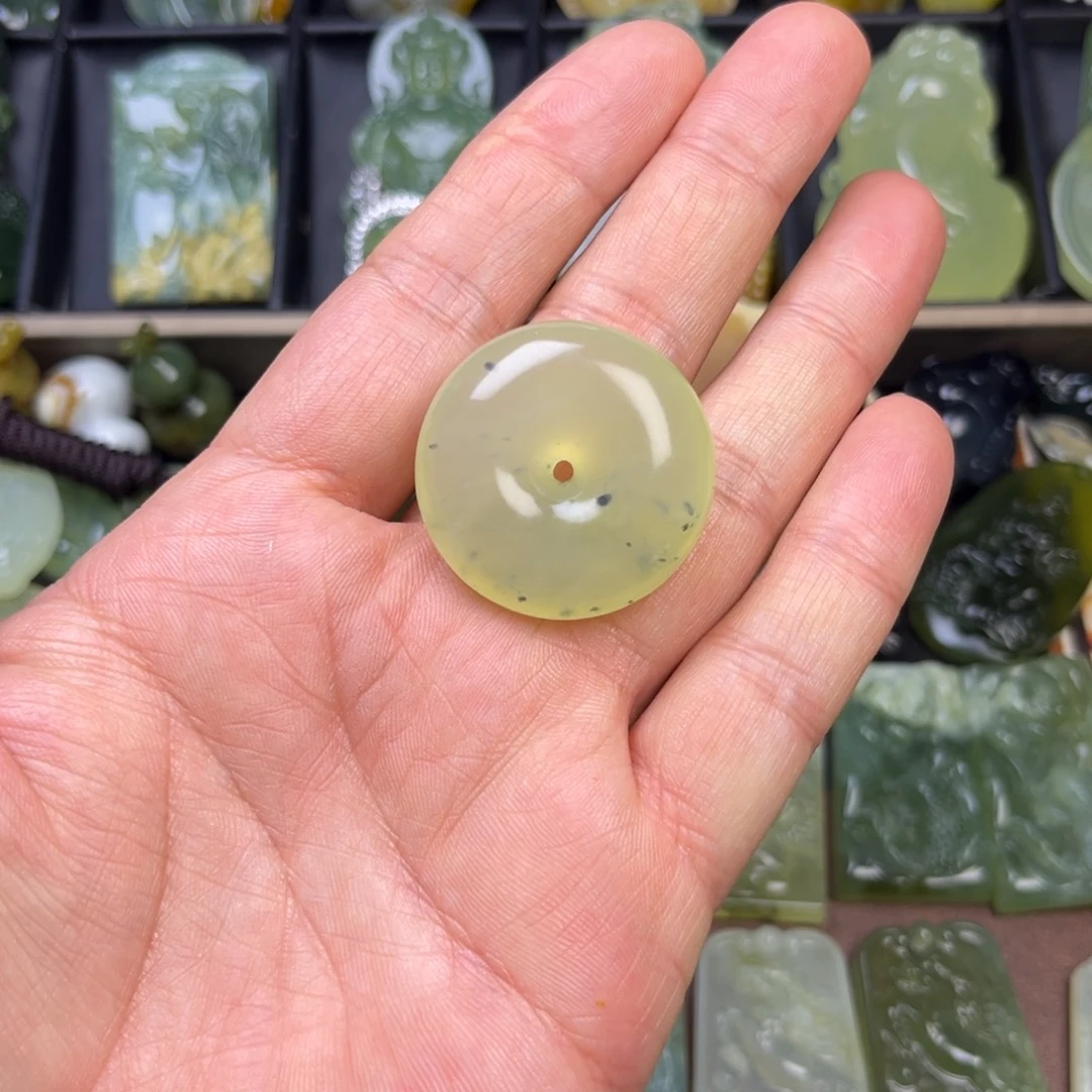 蛇纹石玉未镶嵌吊坠(赠链)