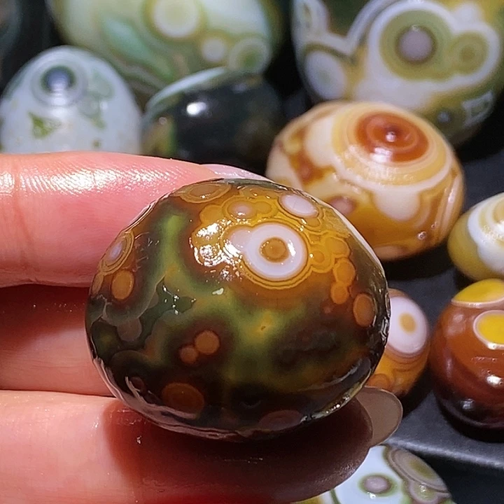 玛瑙/玉髓未镶嵌珠宝奇石24