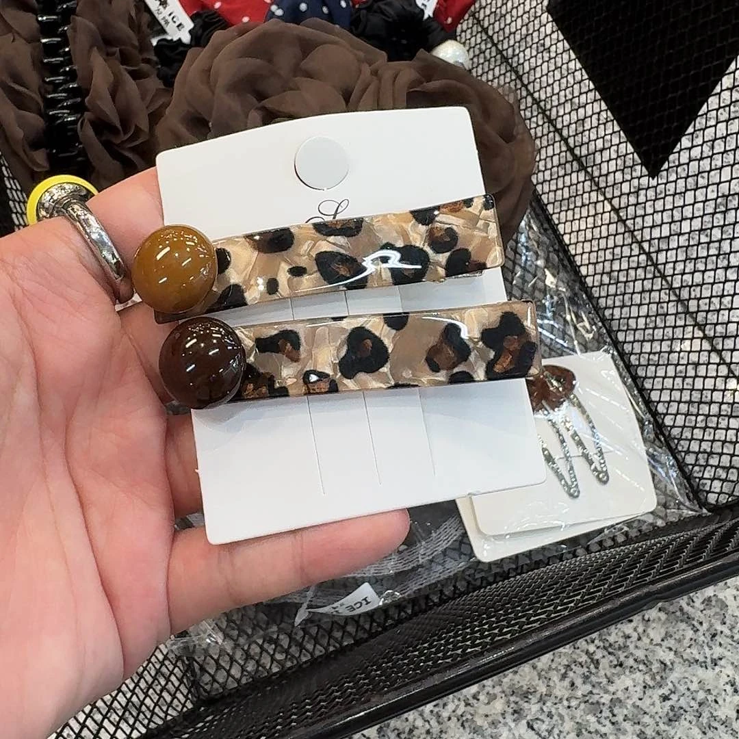 豹纹深色浅色豆豆