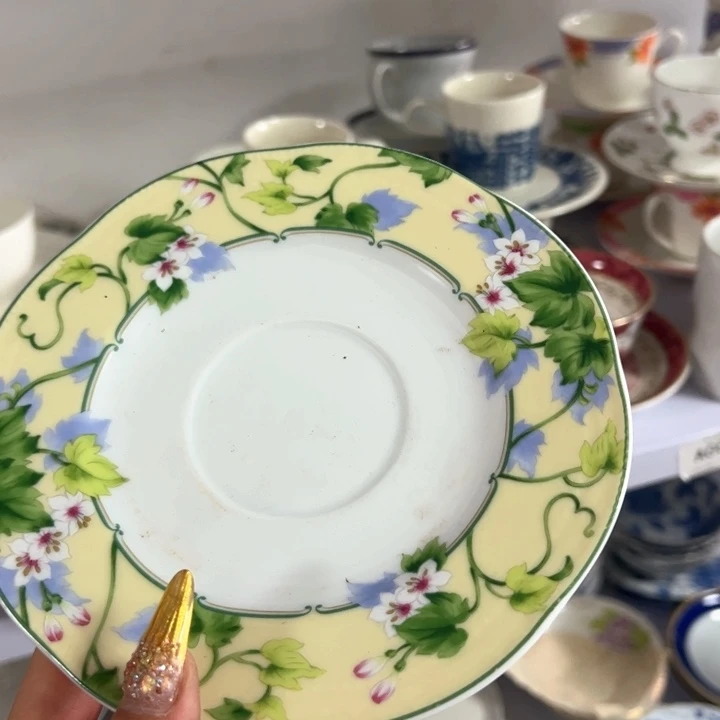 盖碗红*?瓷器直播放漏中