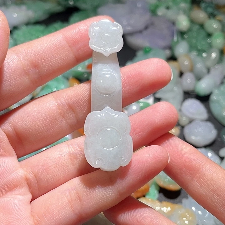 颈饰未镶嵌翡翠天