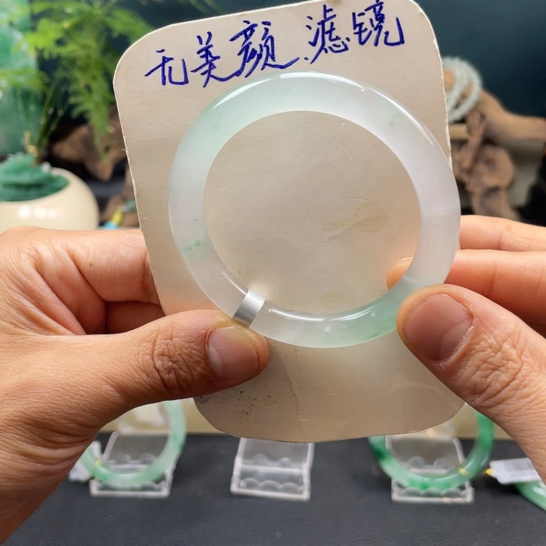 未镶嵌手镯石英质玉
