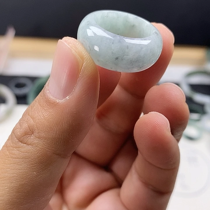 翡翠未镶嵌手镯17.6