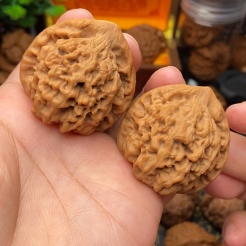 文玩核桃吊坠风**岚官帽42全品