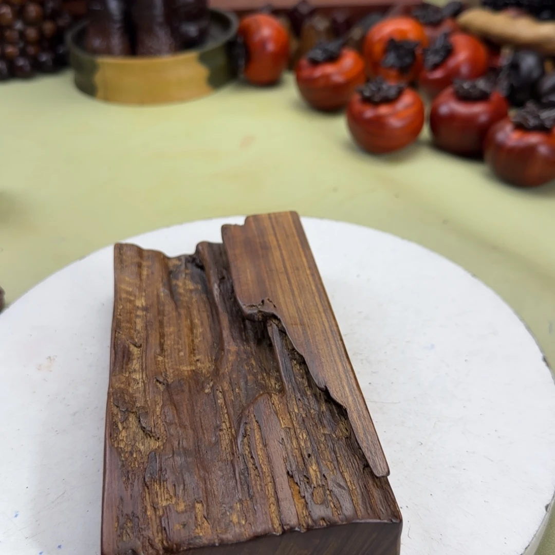 大果紫檀（缅甸花梨）林*人