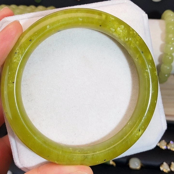 岫玉未镶嵌手镯圈口63