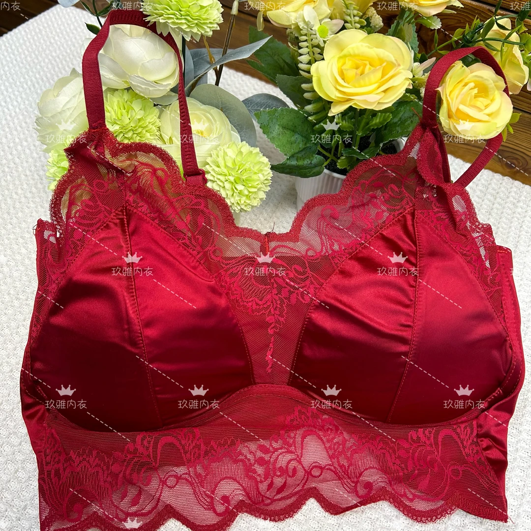 玖雅新款大码新年红蕾丝拼接一片式固定一体杯