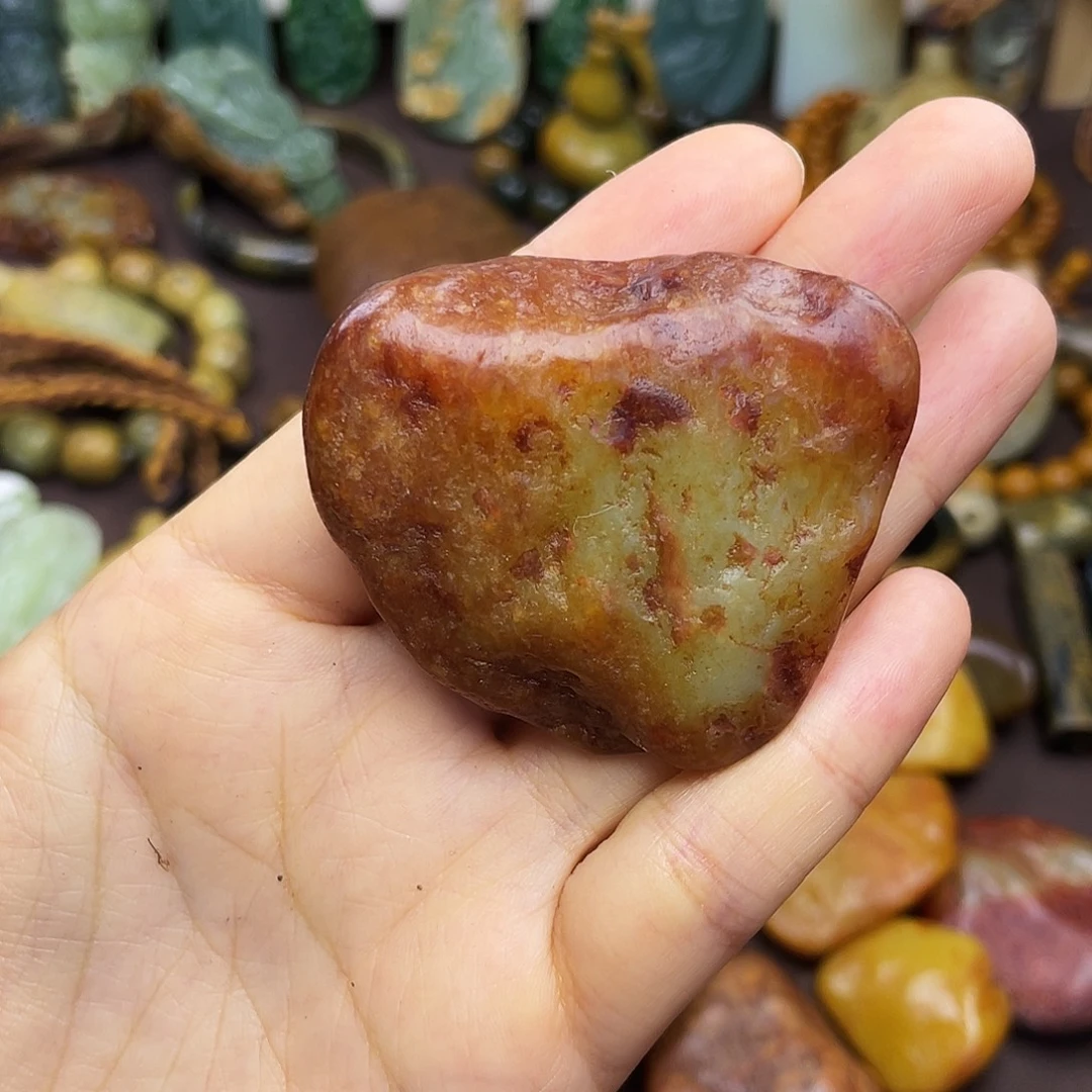 颈饰未镶嵌岫岩河磨玉（透闪石质玉）