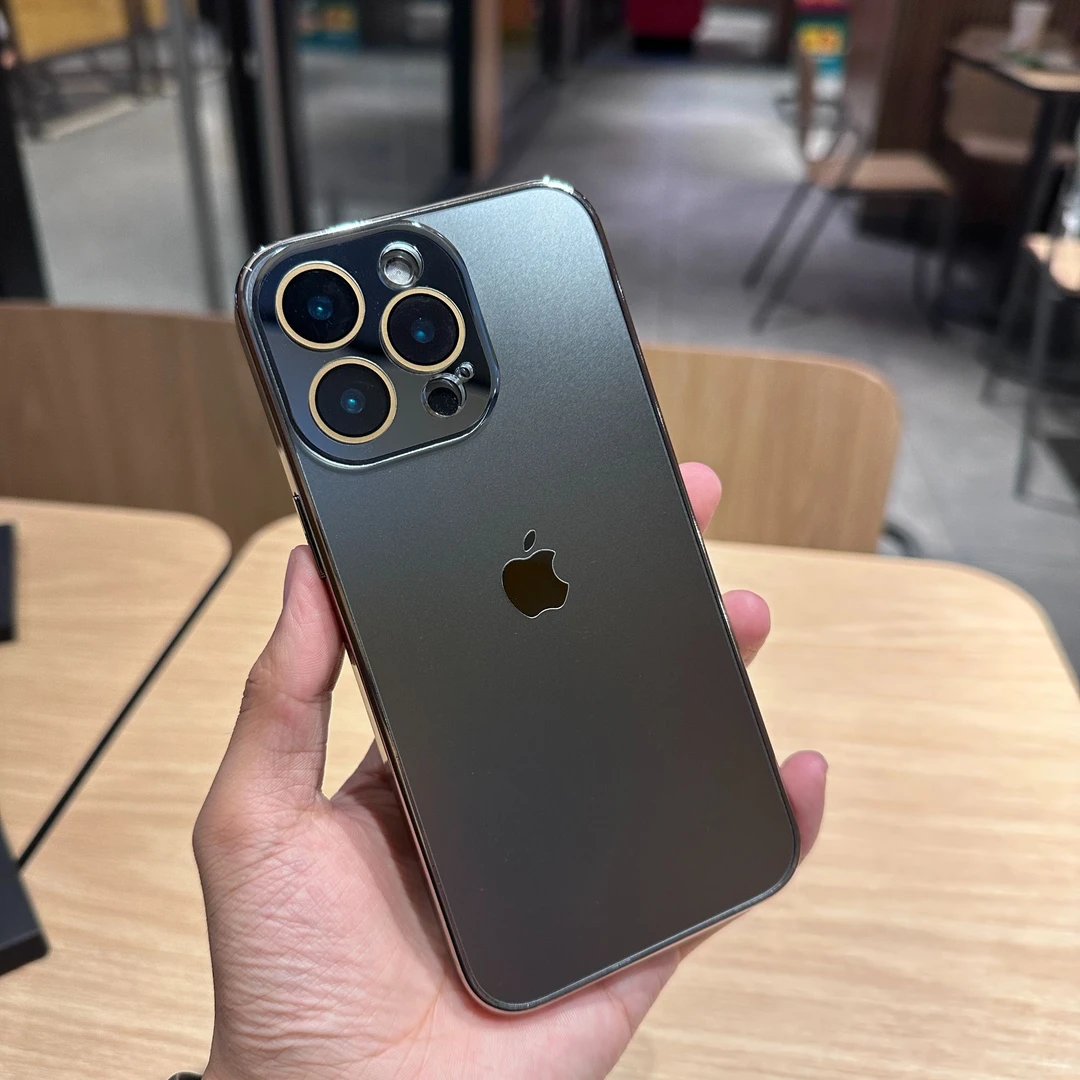 适用苹果16/15/14/13/12磨砂自带镜头膜iphone15promax防摔手机壳