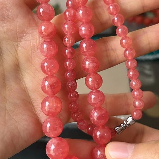 菱锰矿（红纹石）颈饰未镶嵌矿坑