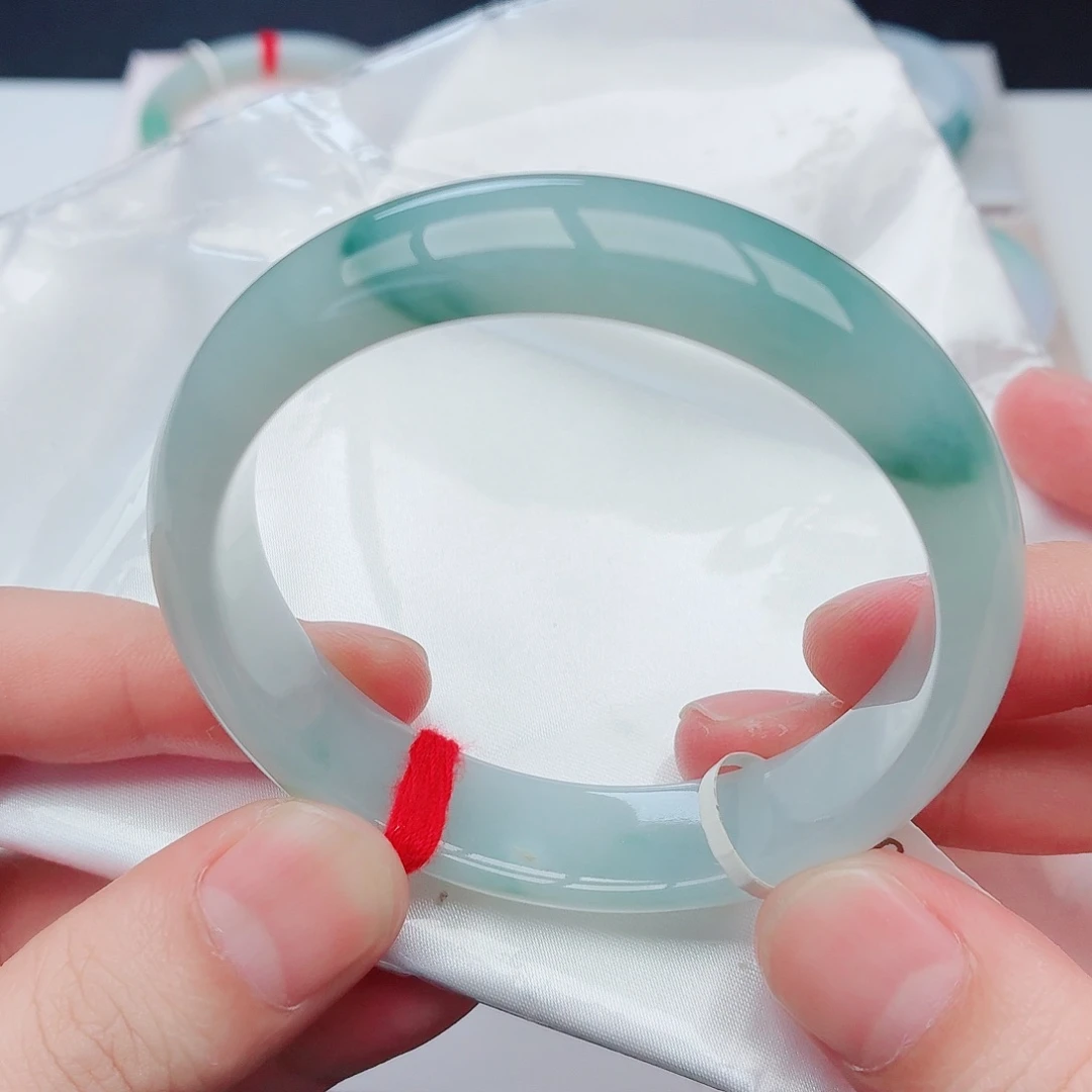 翡翠未镶嵌手镯56圈口