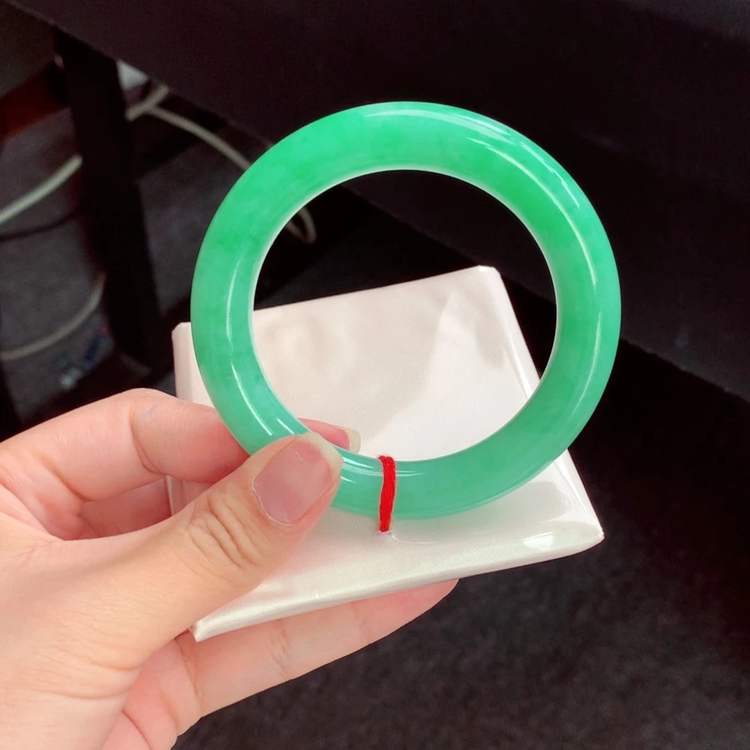 翡翠未镶嵌手镯翡翠