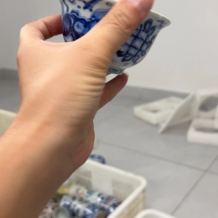 瓷片青花狮子大压手杯景德镇