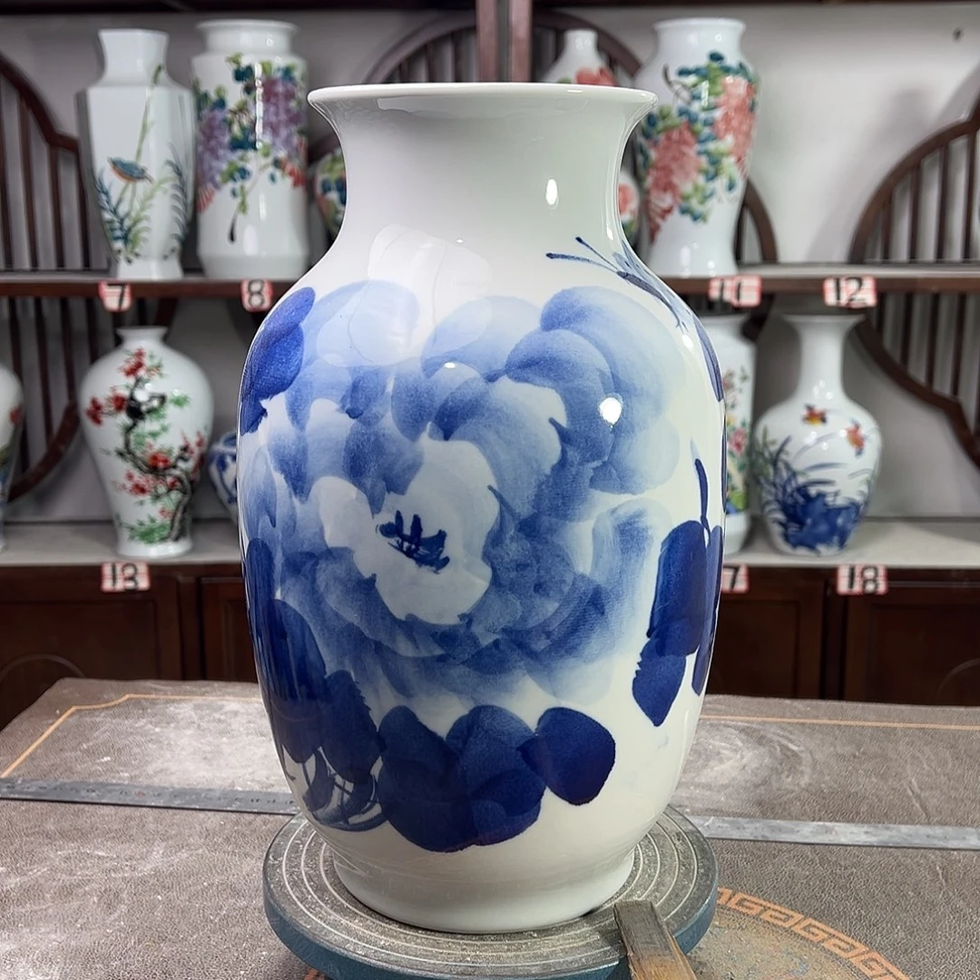 陶摆件景德镇陶瓷大冬青牡