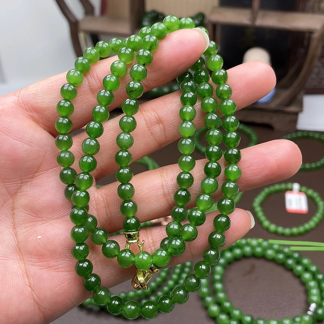 和田玉未镶嵌颈饰辣阳绿卡6