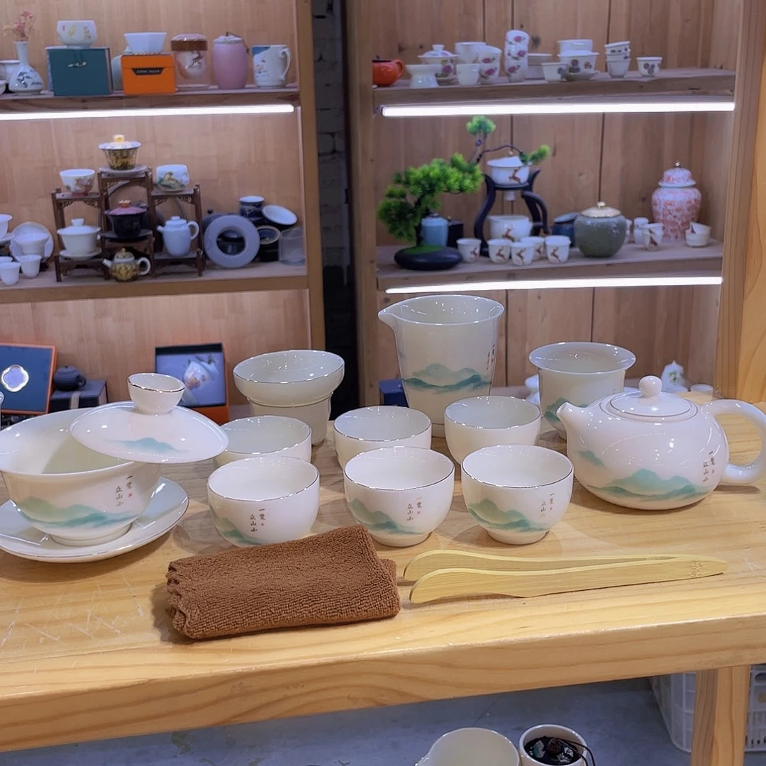 一览众山小羊脂玉套装