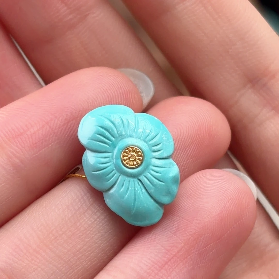 绿松石未镶嵌颈饰