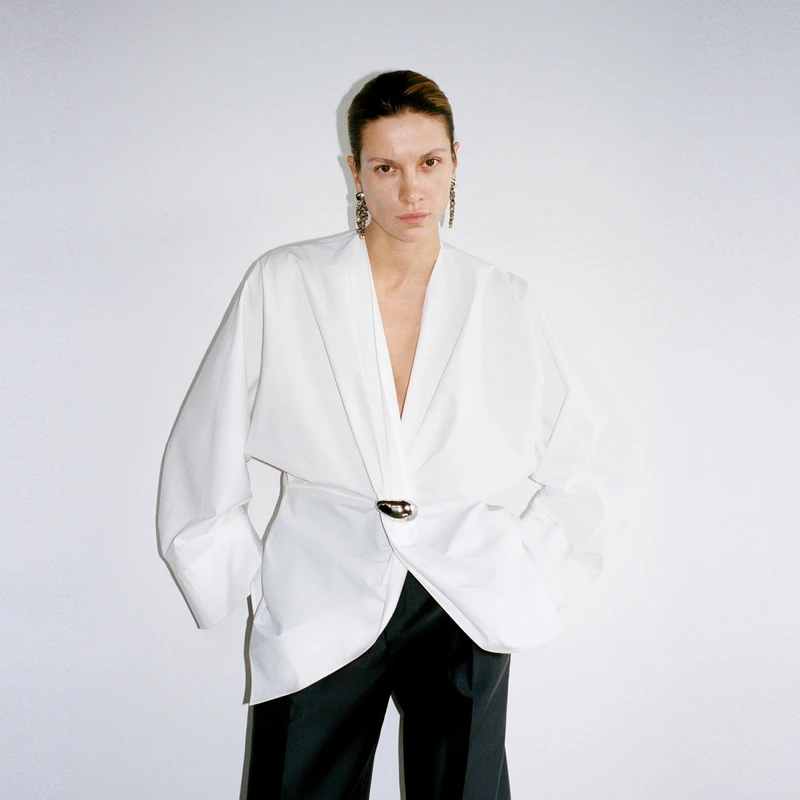 【精英衣橱系列】edition2025秋季新款东方感扭结衬衫#EBE3TOP041