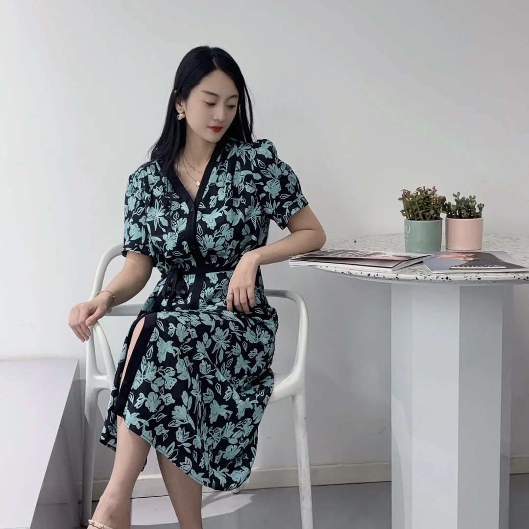 高斯雪岚【夏季新品】碎花显瘦气质法式收腰女装连衣裙24217676