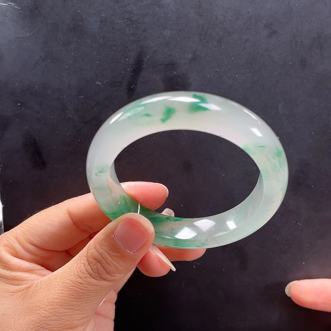 石英质玉未镶嵌手镯