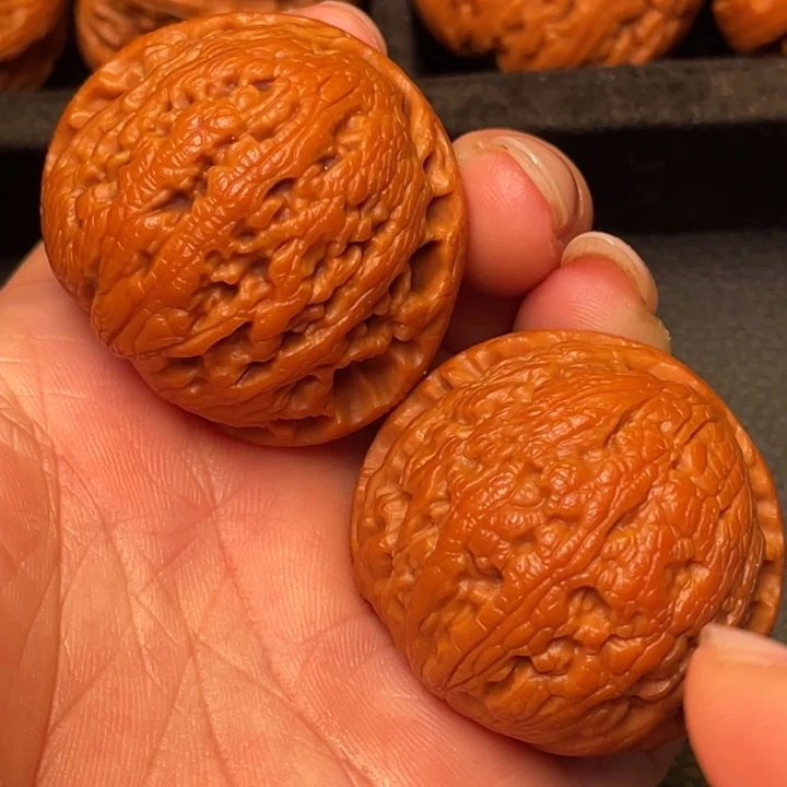 文玩核桃把件秦岭野生核桃