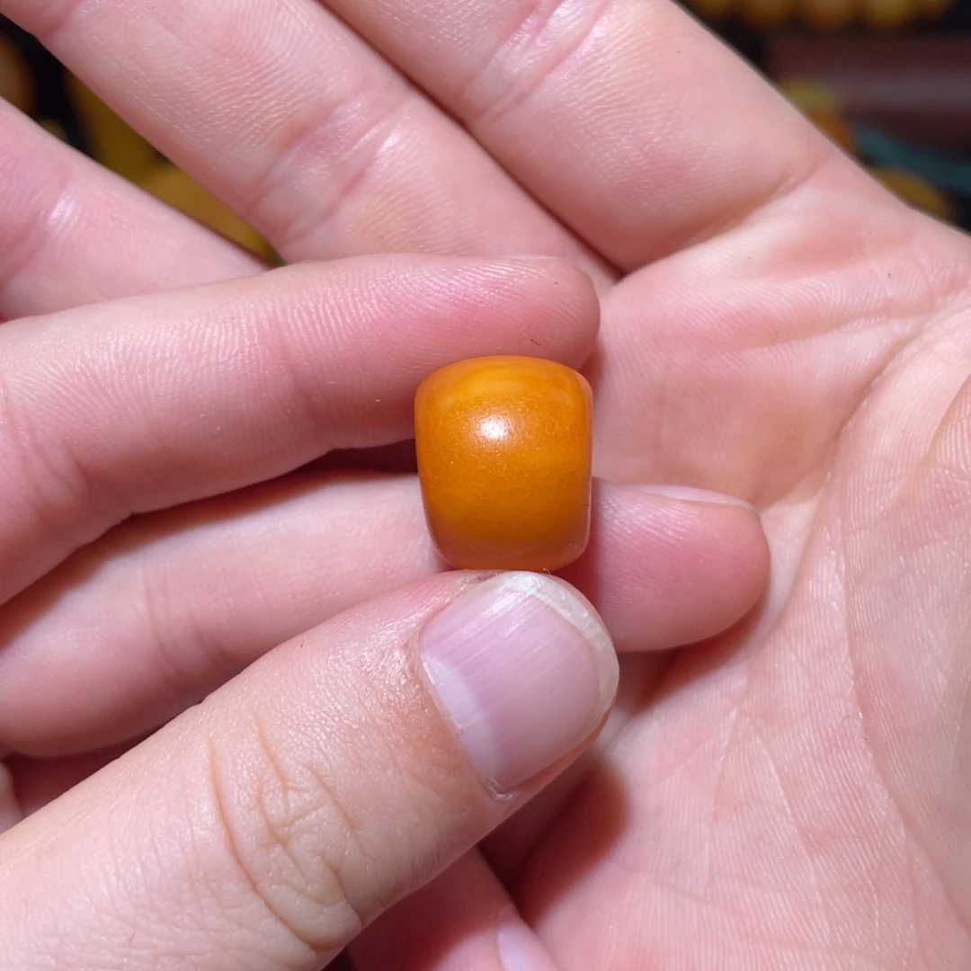 A***拉琥珀未镶嵌裸石马蹄