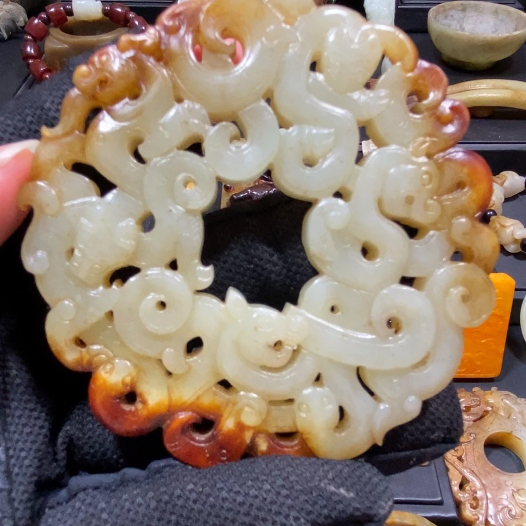 阿***伟和田玉（糖玉）未镶嵌颈饰