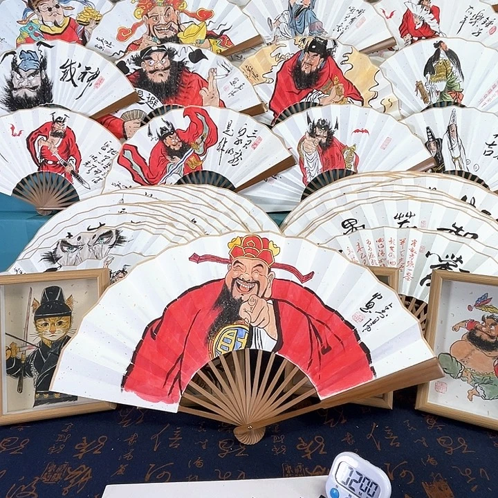 大***伟国画手绘折扇一把
