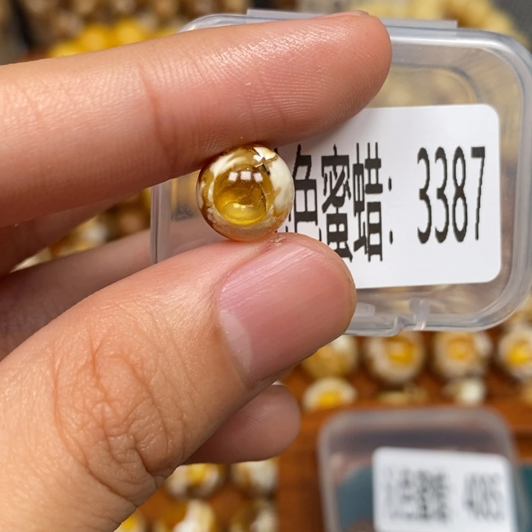 蜜蜡未镶嵌珠宝奇石3387