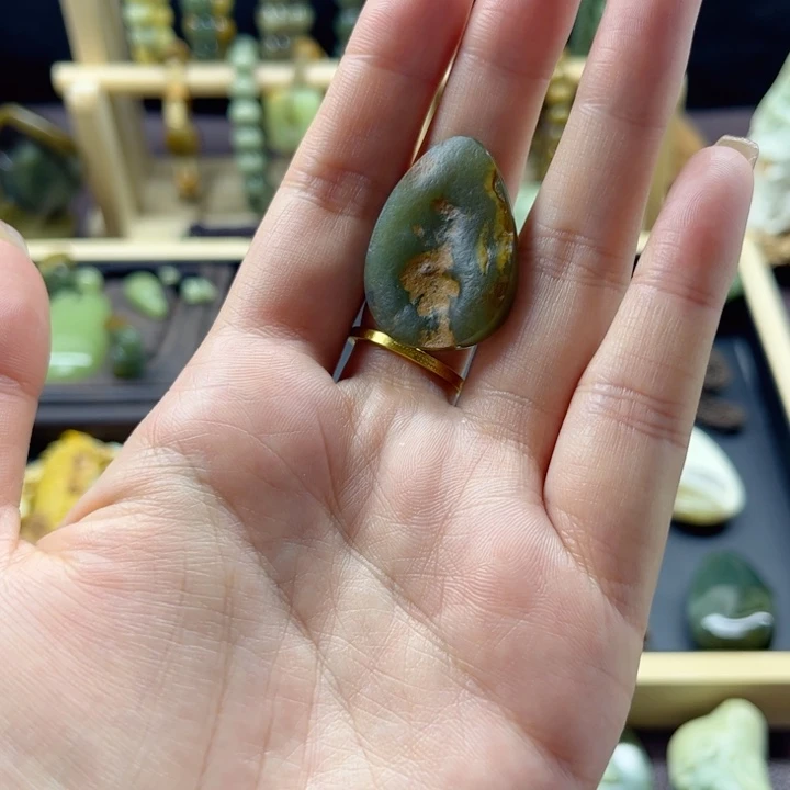 岫岩河磨玉（透闪石质玉）未镶嵌颈饰