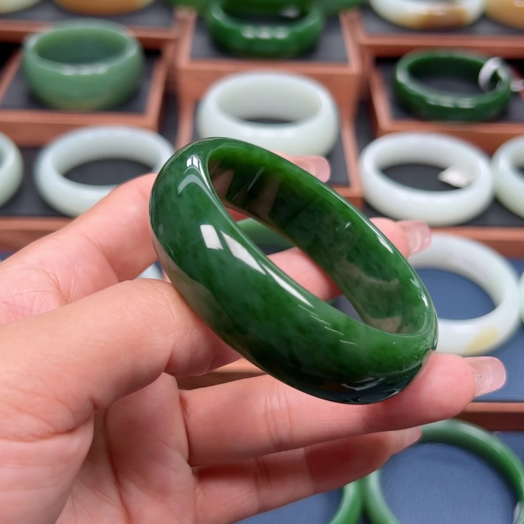 未镶嵌手镯和田玉（碧玉）
