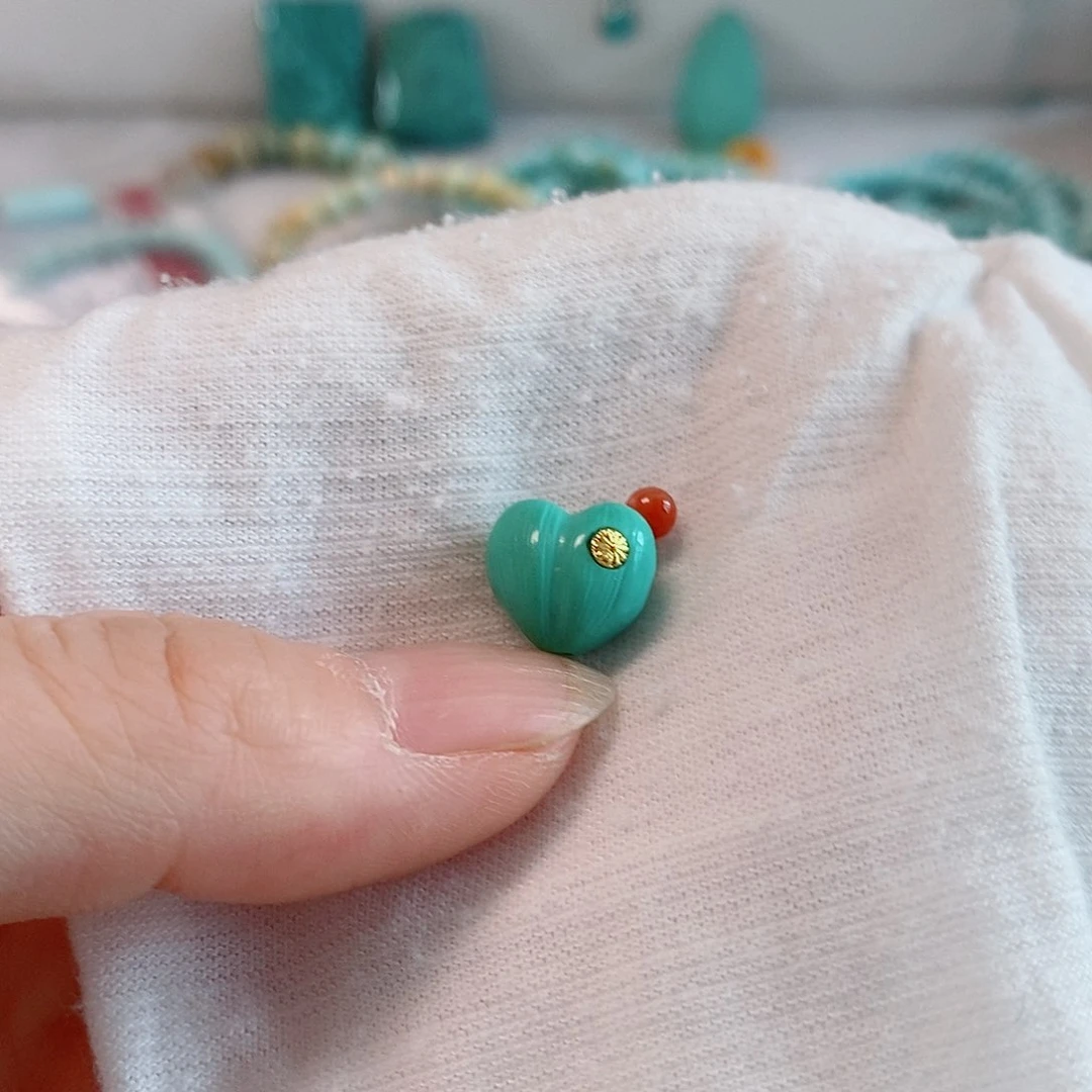 南红玛瑙未镶嵌珠宝奇石