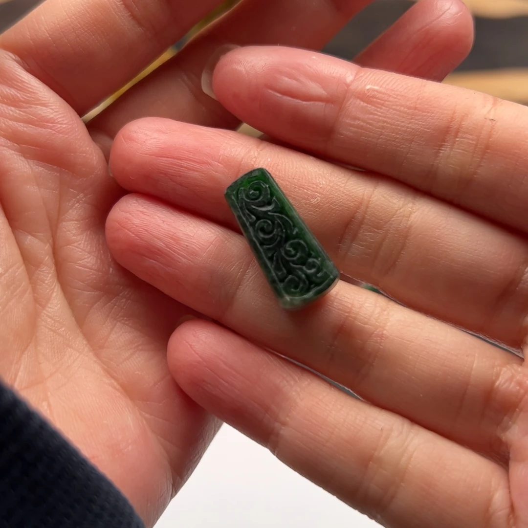 定制翡翠未镶嵌虎****?