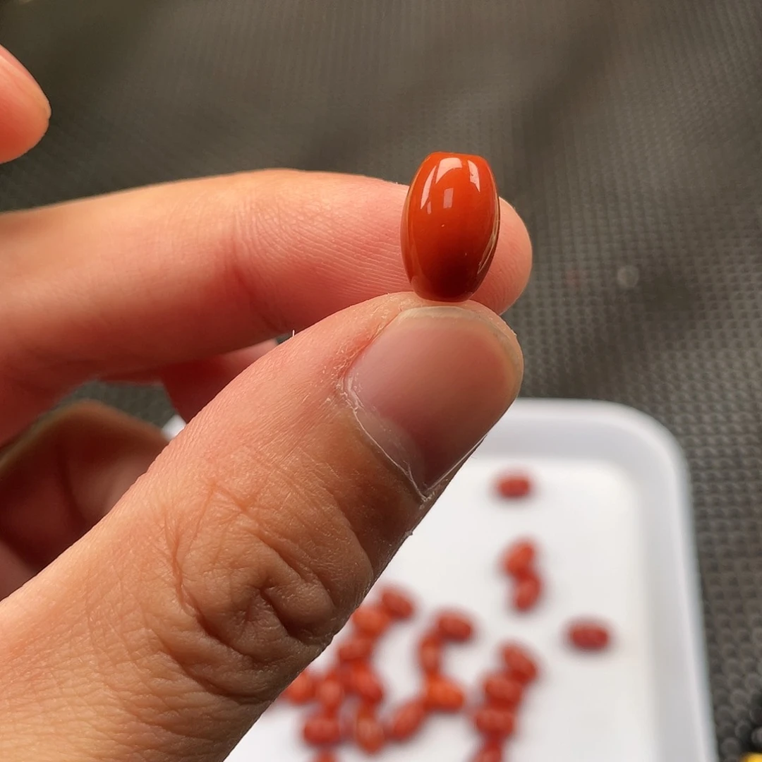 南红玛瑙1号 8*12柿子红桶珠一颗未镶嵌