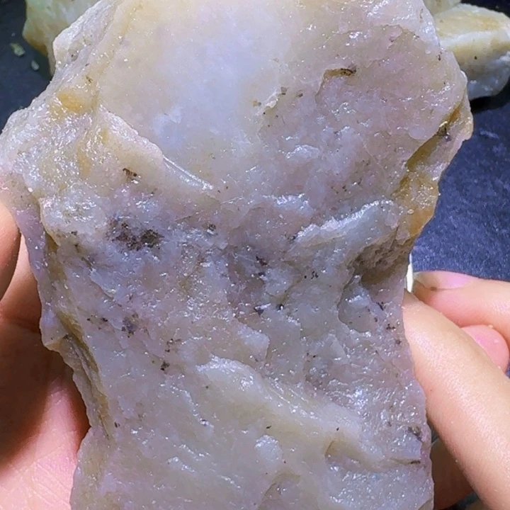 未镶嵌和田玉（糖玉）珠宝半成品