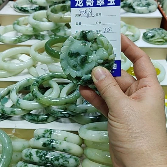 随***༊透闪石-蛇纹石玉未镶嵌颈饰